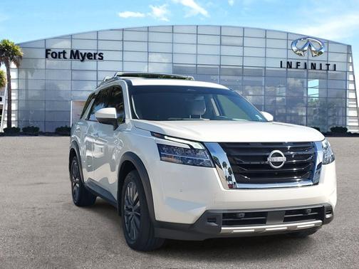 2024 Nissan Pathfinder SL