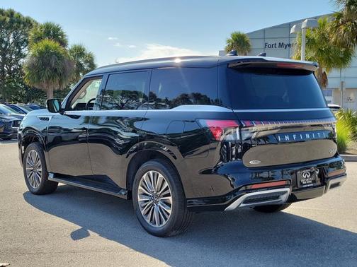 2025 INFINITI QX80 Luxe