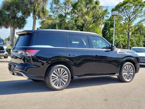 2025 INFINITI QX80 Luxe