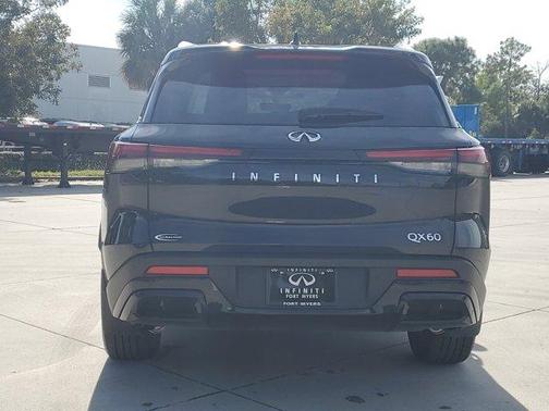 2025 INFINITI QX60 Luxe