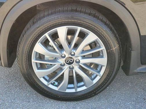 2025 INFINITI QX50 Luxe