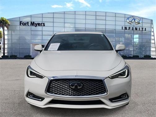 2022 INFINITI Q60 LUXE