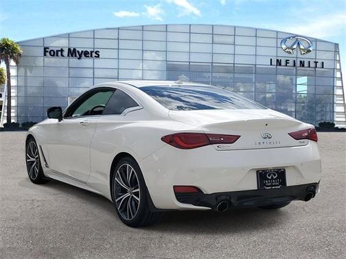 2022 INFINITI Q60 LUXE
