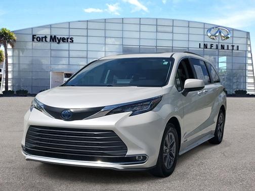 2021 Toyota Sienna XLE