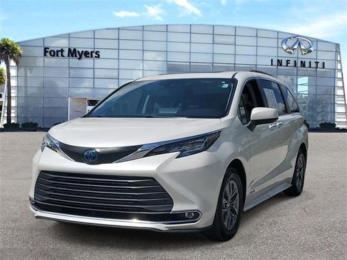 2021 Toyota Sienna XLE