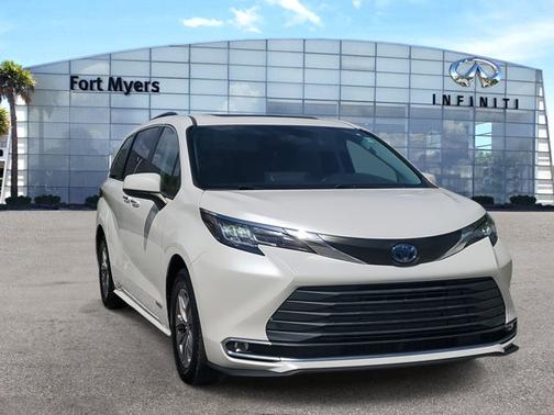 2021 Toyota Sienna XLE