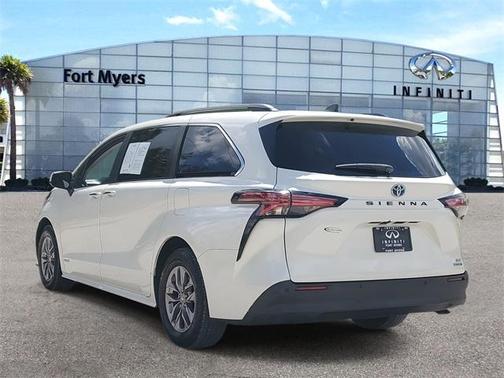 2021 Toyota Sienna XLE