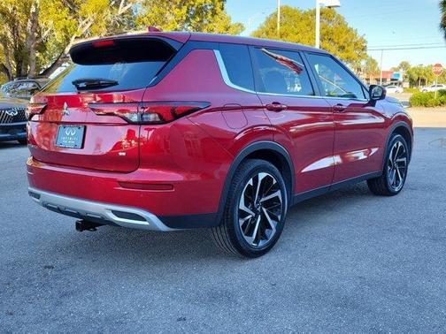 2023 Mitsubishi Outlander SE