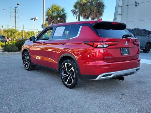 2023 Mitsubishi Outlander SE