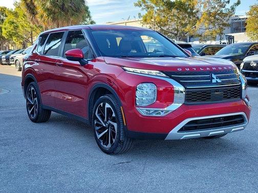 2023 Mitsubishi Outlander SE