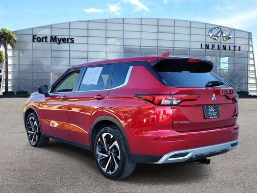 2023 Mitsubishi Outlander SE