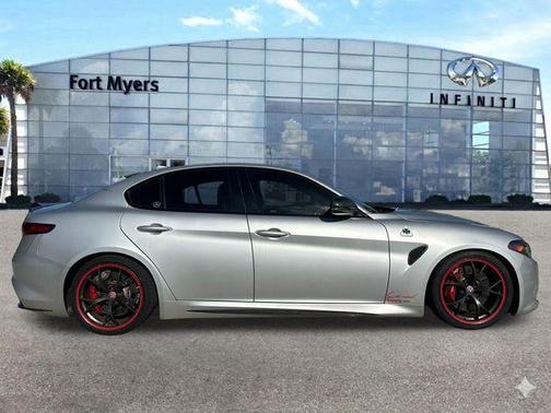 Silverstone Gray Metallic 2018 Alfa Romeo Giulia Quadrifoglio