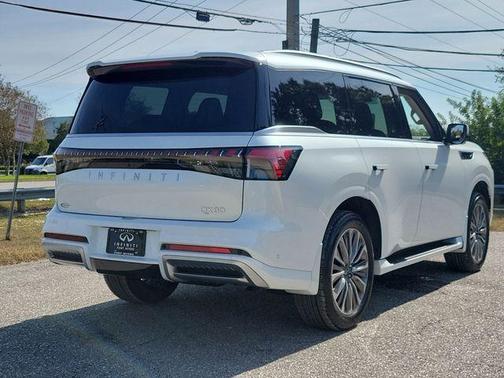 2026 INFINITI QX80 Luxe