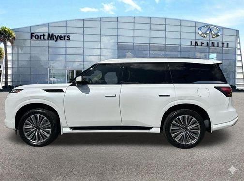 Radiant White 2026 INFINITI QX80 Luxe