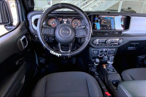 2025 Jeep Gladiator Sport