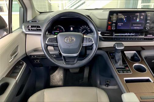 2022 Toyota Sienna XLE