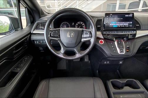 Crystal Black Pearl 2025 Honda Odyssey Sport-L