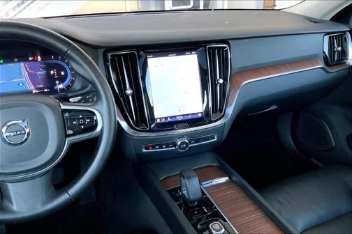 2024 Volvo S60 B5 Plus Dark Theme