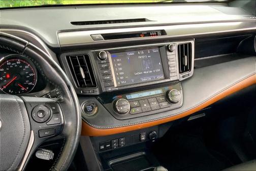 2018 Toyota RAV4 SE