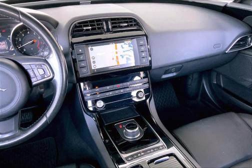 2018 Jaguar XE 25t Premium