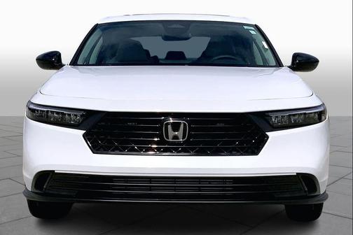 Platinum White Pearl 2026 Honda Accord SE