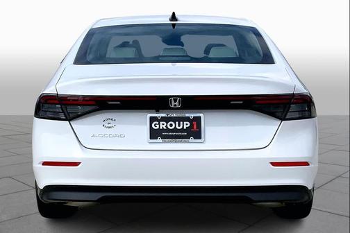 Platinum White Pearl 2026 Honda Accord SE