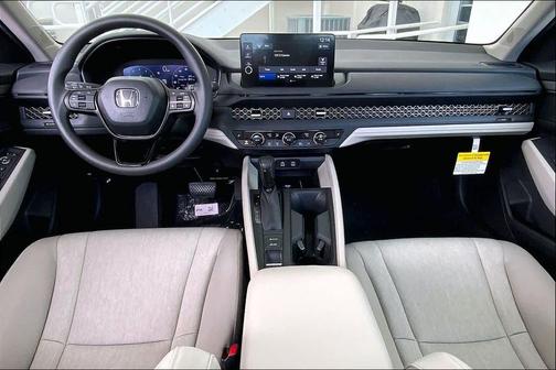 Platinum White Pearl 2026 Honda Accord SE