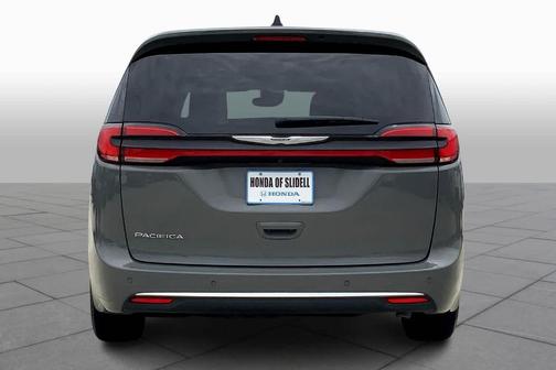2023 Chrysler Pacifica Touring-L