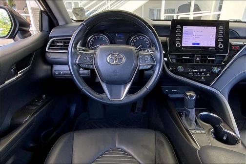 Midnight Black Metallic 2022 Toyota Camry SE