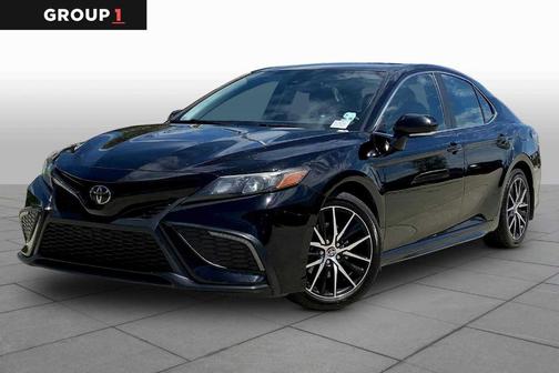 Midnight Black Metallic 2022 Toyota Camry SE