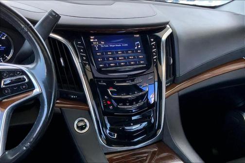 2018 Cadillac Escalade ESV Luxury