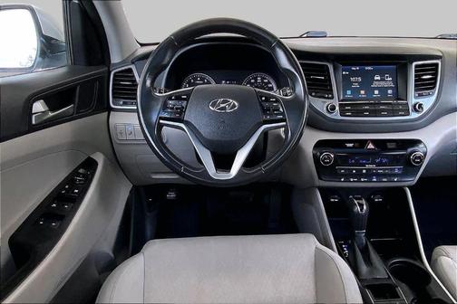 Dazzling White 2018 Hyundai TUCSON Value
