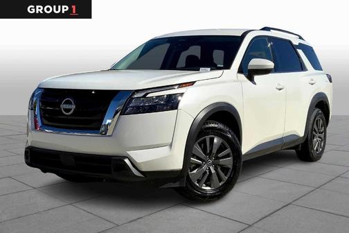 2024 Nissan Pathfinder SV