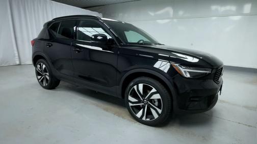 2025 Volvo XC40 Plus Dark Theme