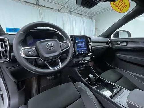 2023 Volvo XC40 Ultimate