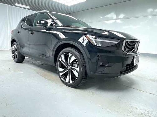 2025 Volvo XC40 Plus