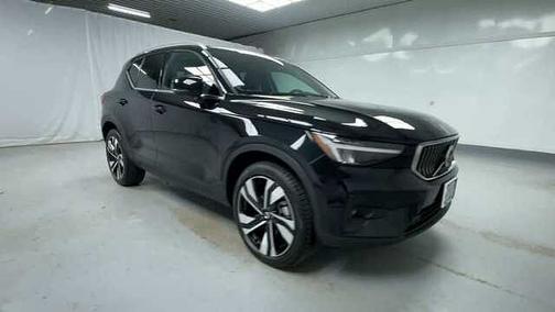 2025 Volvo XC40 Plus