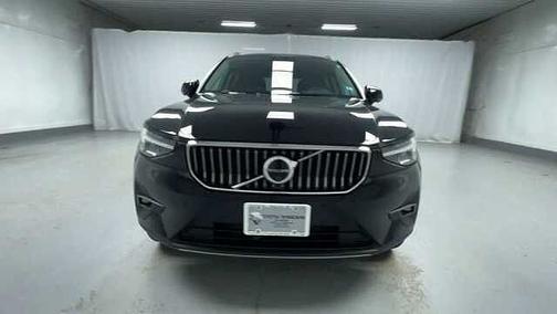 2025 Volvo XC40 Plus