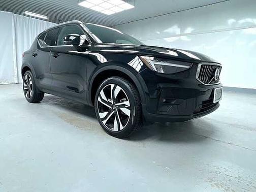 2025 Volvo XC40 Plus
