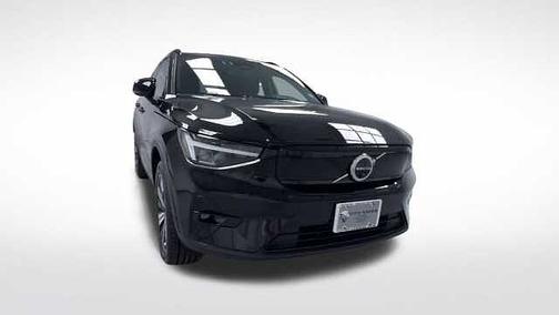 Onyx Black 2023 Volvo XC40 Plus