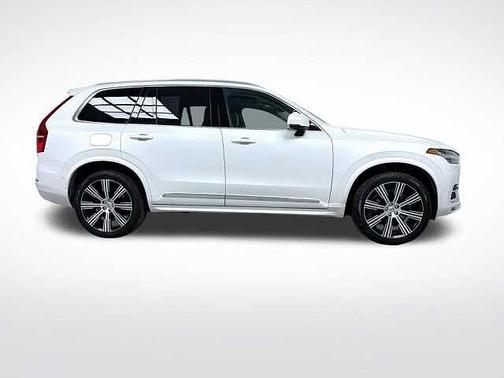 Crystal White 2024 Volvo XC90