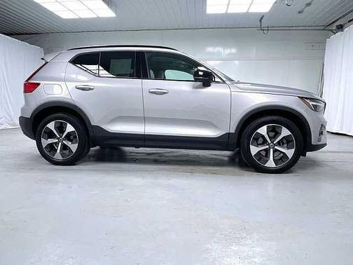 2023 Volvo XC40 Plus