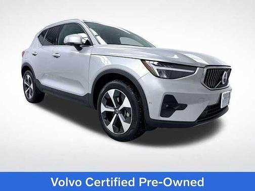2025 Volvo XC40 Plus