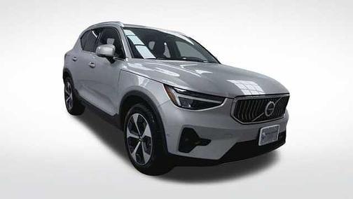 2025 Volvo XC40 Plus