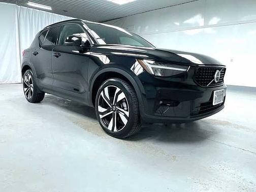 2025 Volvo XC40 Plus