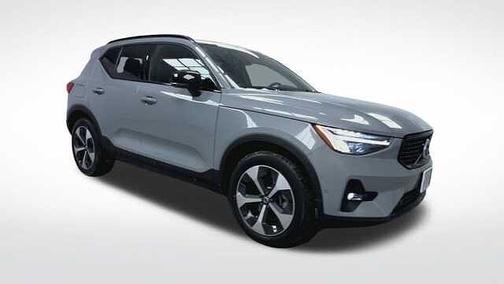 2025 Volvo XC40 Plus