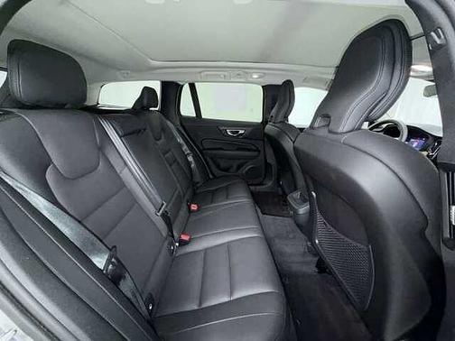Silver Dawn 2025 Volvo V60 Cross Country Plus