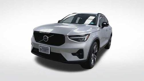 2025 Volvo XC40 Plus