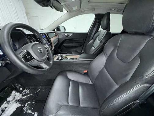 2024 Volvo XC60 Plus