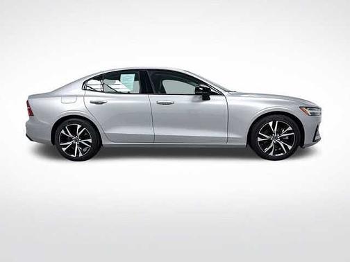 2025 Volvo S60 Core
